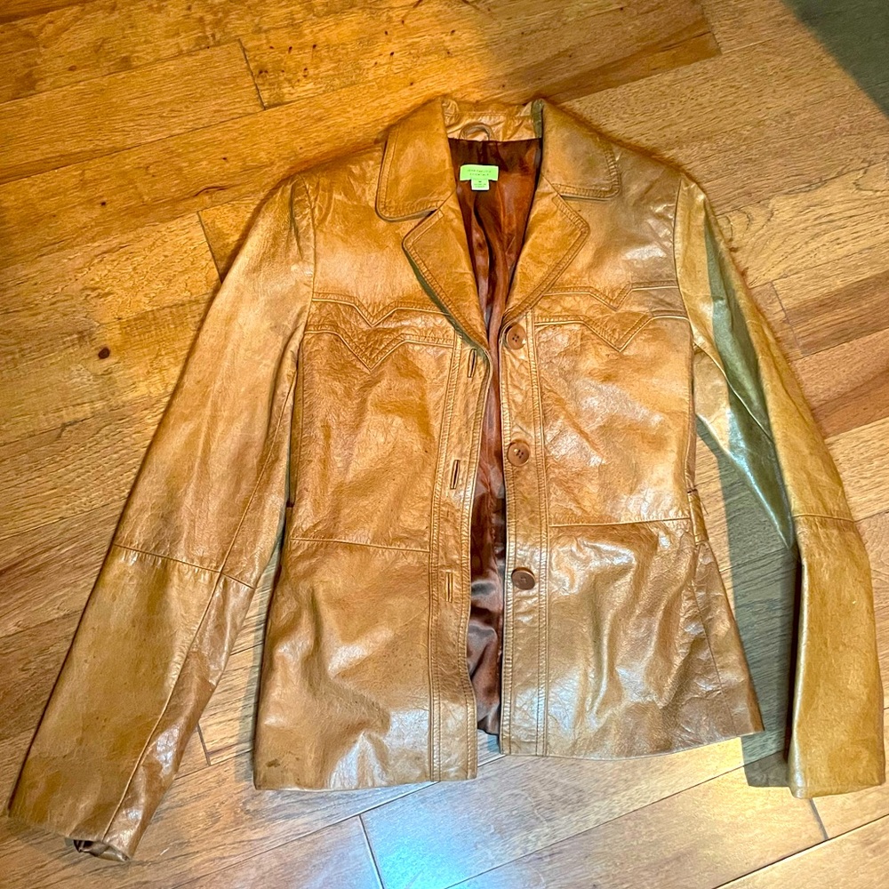 🌞Western style leather jacket fits small!! 🤠🤠